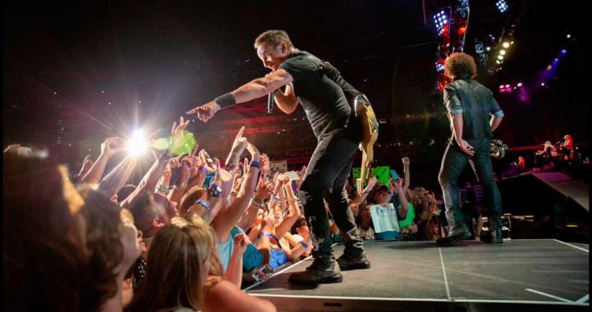 Bruce Springsteen Live Crop 2018