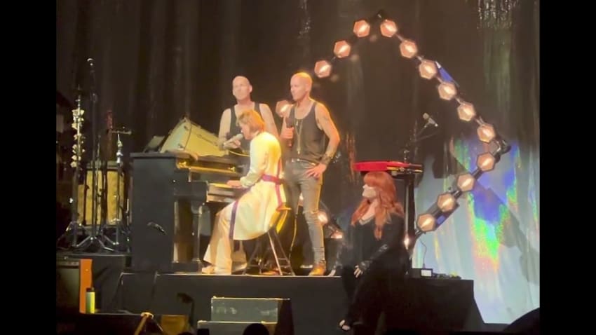 Brandi Carlile - This Time Tomorrow - singing to Wynonna - Nashville 2022