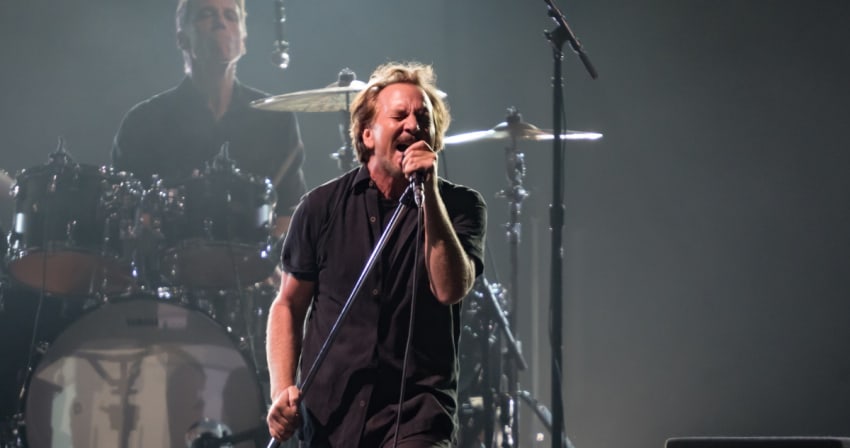 Pearl Jam Eddie Vedder Rose 2022 v9