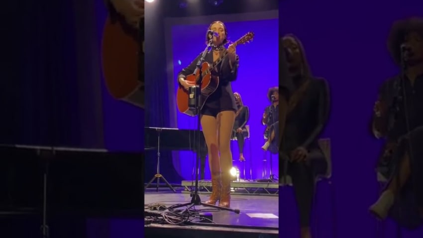 Masseduction (unplugged) - St. Vincent @ De La Warr Pavilion, Bexhill, 30/06/2022