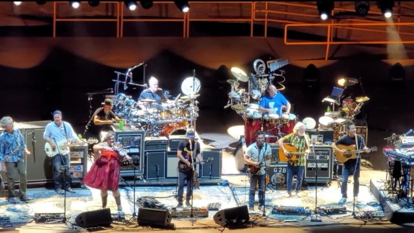 The String Cheese Incident & Yonder Mountain String Band Cover Grateful Dead At Red Rocks
