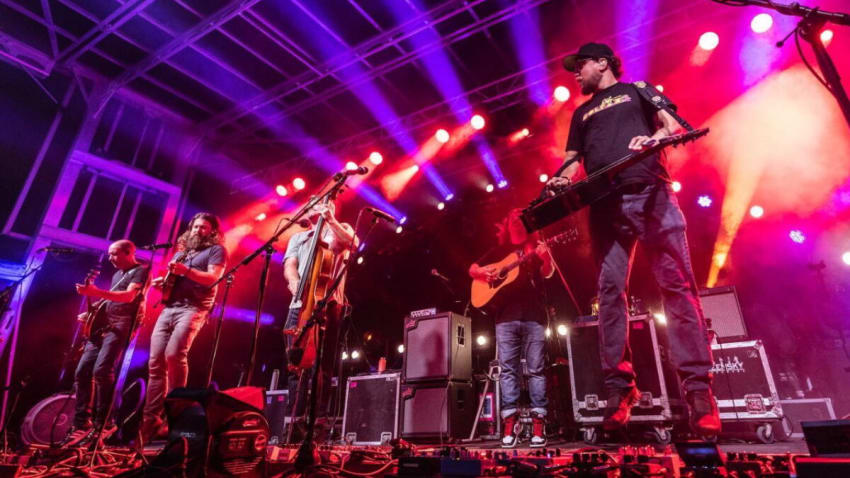 Greensky Bluegrass Covers White Lion In Memphis