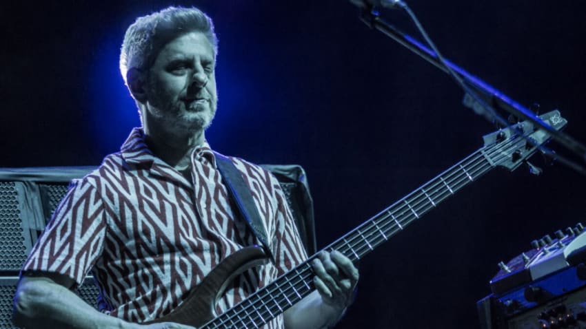 Mike Gordon Talks Solo Work, Phish Pre-Show Prep & More On ‘Inside The Musician’s Brain’ Podcast