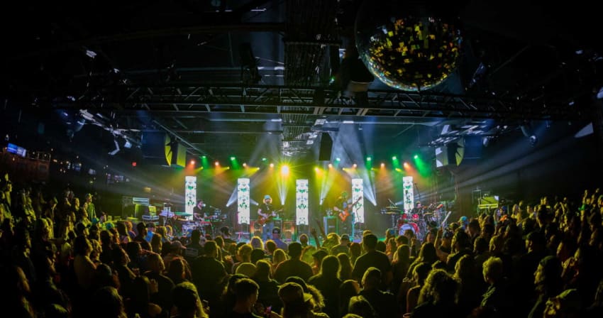 Twiddle Live April 2022 DeCrescente