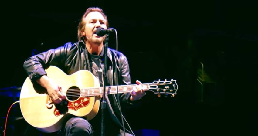 Pearl Jam Her Majesty Cover Queen Elizabeth Toronto Setlist Video