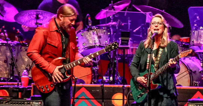Tedeschi Trucks Band Live August 2022 Weiand c