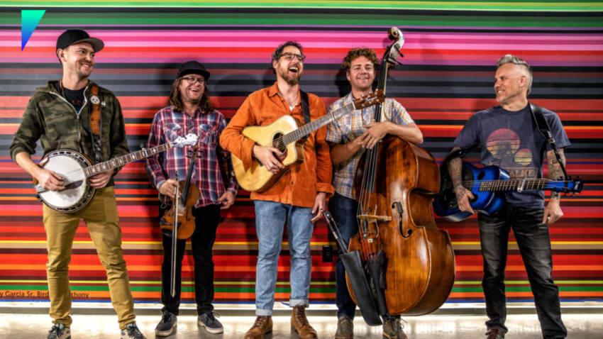 TheInfamousStringdusters_JAMBASE