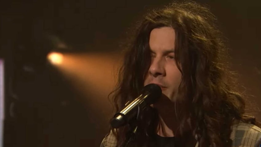 Watch Kurt Vile & The Violators Perform Twangy ‘Hey Like A Child’ On ‘Late Night With Seth Meyers’