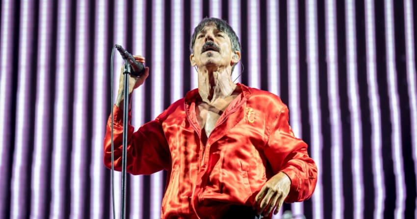 Red Hot Chili Peppers Anthony Kiedis 2022 Rose 001
