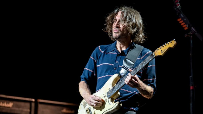 Red Hot Chili Peppers Guitarist John Frusciante Covers Syd Barrett In Brazil