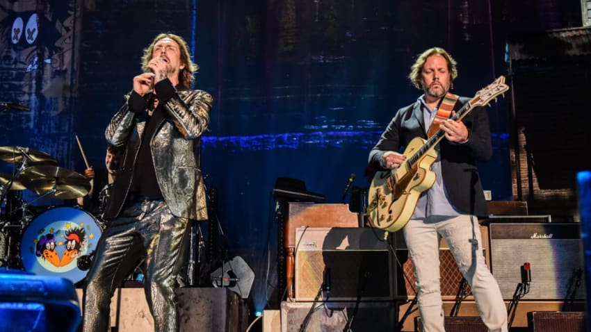 The Unlikely Spot Where The Black Crowes’ Chris & Rich Robinson Spoke For 1st Time In Nearly A Decade