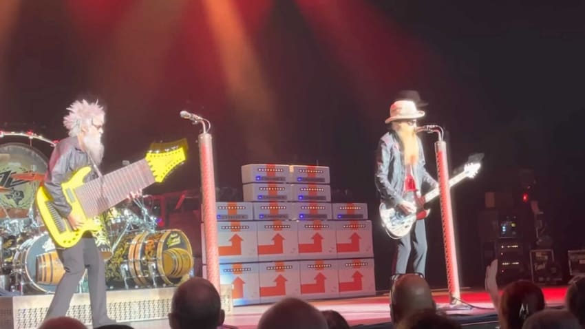 ZZ Top’s Elwood Francis Plays Huge 17-String Bass In Alabama