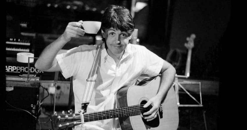 Paul McCartney 1982 Press Linda McCartney