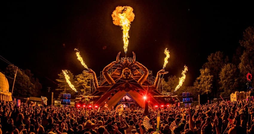 Elements Festival crowd