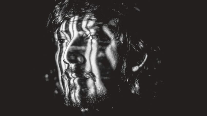 León Larregui
