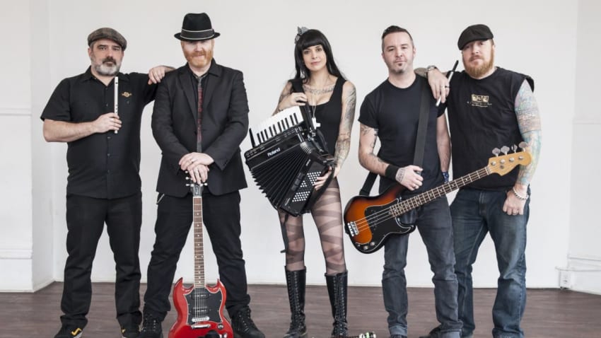 The Mahones