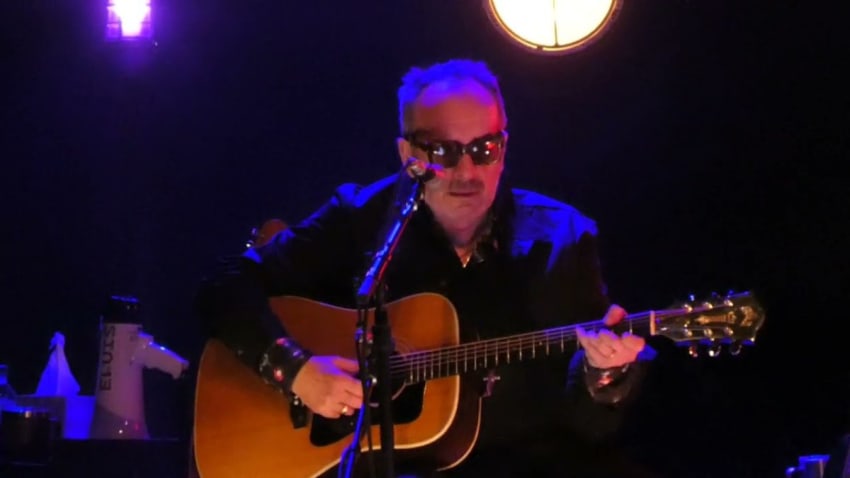 Elvis Costello sings "Anyone Who Had a Heart" in memory of Burt Bacharach
