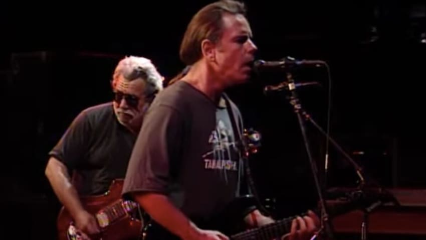 Watch Grateful Dead Go ‘Around & Around’ At Louisville’s Cardinal Stadium In 1990