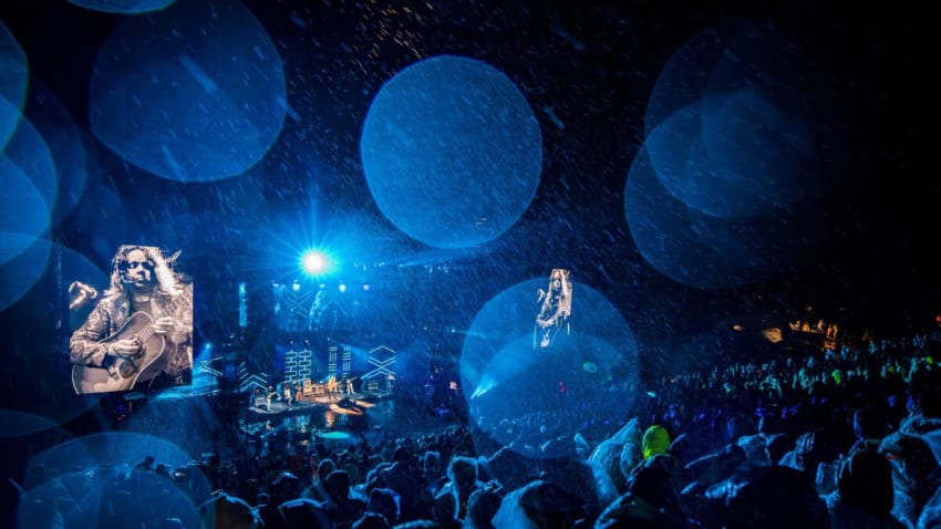 Watch Billy Strings Honor Gordon Lightfoot & Play Willie Nelson Collab On Rainy Night At Red Rocks