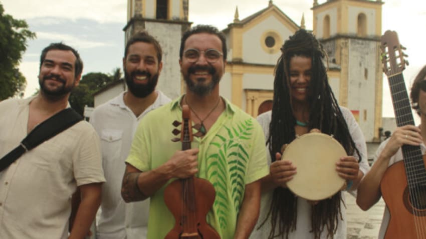 Cláudio Rabeca e Forró Quente