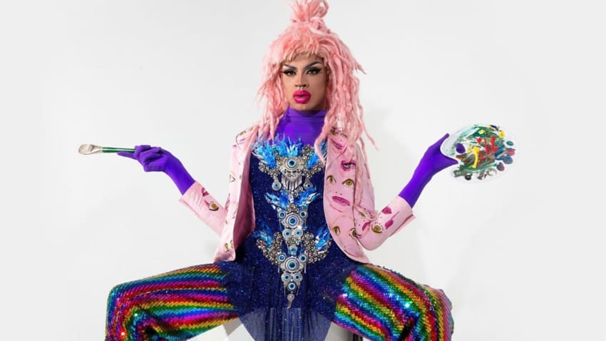 Yvie Oddly