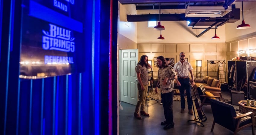 Billy Strings Backstage April 2023 Faatz
