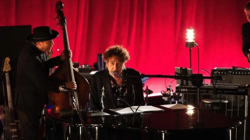 Bob Dylan Delivers Another Stellar Show In Late-Career Resurgence At Capitol Theatre