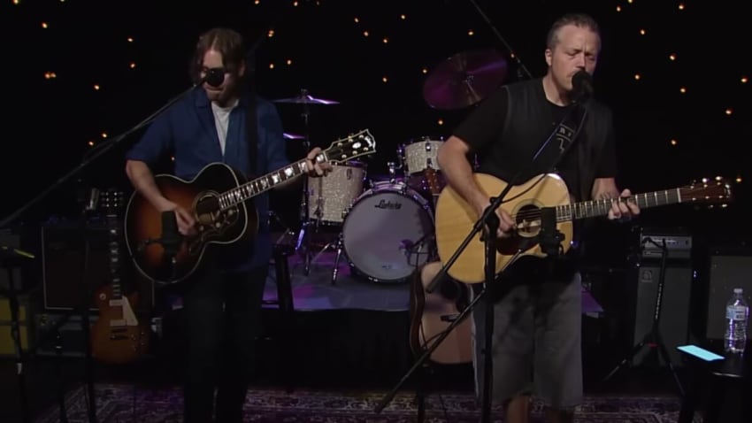 Watch Jason Isbell & Sadler Vaden Preview ‘Weathervanes’ With Stripped-Down Acoustic Session For North Texas Radio Station