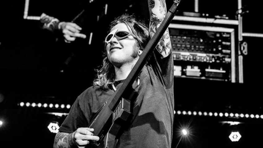 Billy Strings Breaks Out Casio DG-20 Synth Guitar For 'Boston Boi 3000'