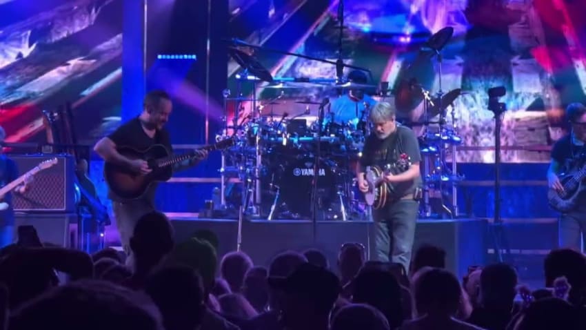 Dave Matthews Band— Cha Cha (It only takes a moment) featuring Bela Fleck— SPAC N2 7/15/23