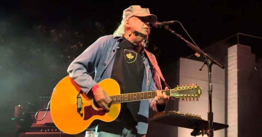 Neil Young Solo June 2023 Screen