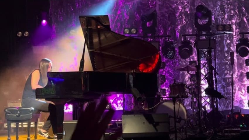 Holly Bowling - Slipknot!