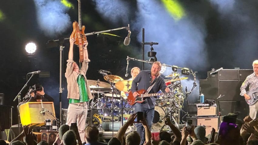 A Spectacular Sit-In At SPAC: Watch Derek Trucks Jam With Phish