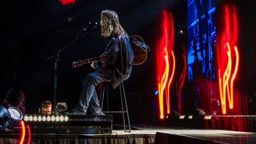 Watch Billy Strings Play Solo ‘Catch & Release’ At Fall Tour Opener In Idaho