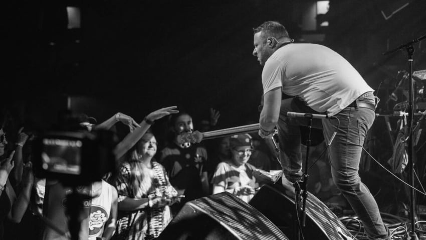 Watch Spafford Kick Off Fall Tour In Denver With Nod To Colorado & 34-Minute ‘Backdoor Funk’
