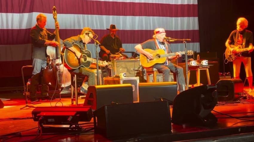 Willie Nelson - Bloody Mary Morning