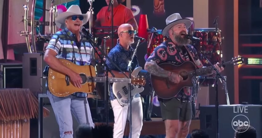 Jimmy Buffett Tribute CMAs