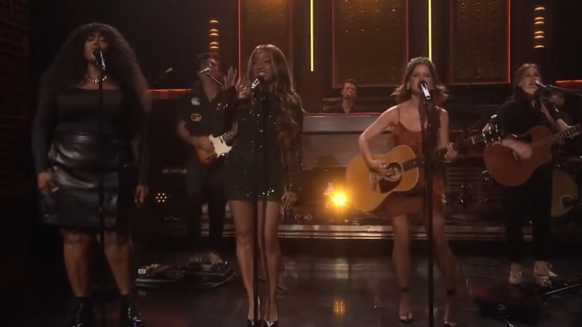 Watch Maren Morris Deliver Hopeful 'The Tree' Performance With Mickey Guyton & Brittney Spencer On 'Fallon'