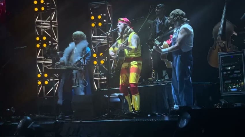 Billy Strings w/friends Molly Tuttle, Duane Trucks 10/31/23 ‘’We Are the Champions’’ Van Andel Arena