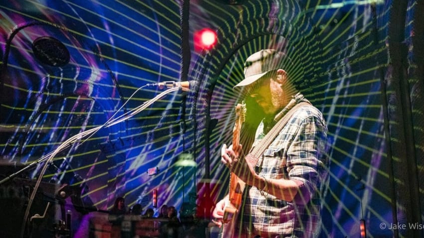 Watch Chuck Garvey Lead moe. Through ‘Blue Christmas’ At The Capitol Theatre