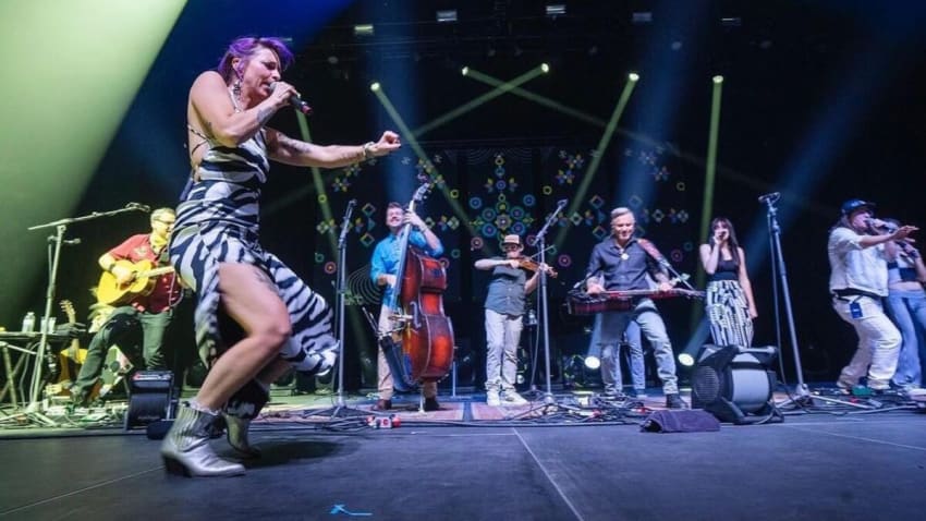 Watch Lindsay Lou Lead The Infamous Stringdusters & Others On 'Respect' Cover In Denver