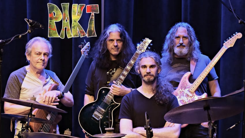 PAKT