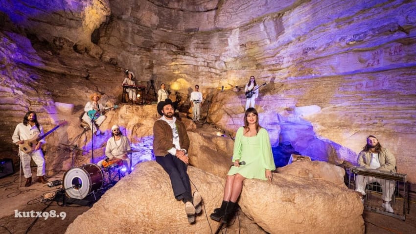 Shakey Graves and Jess Williamson - "True Love Will Find You In the End"(KUTX at Longhorn Caverns)