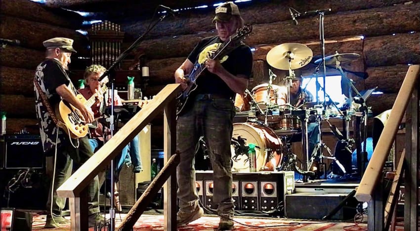 Neil Young Crazy Horse Press Live