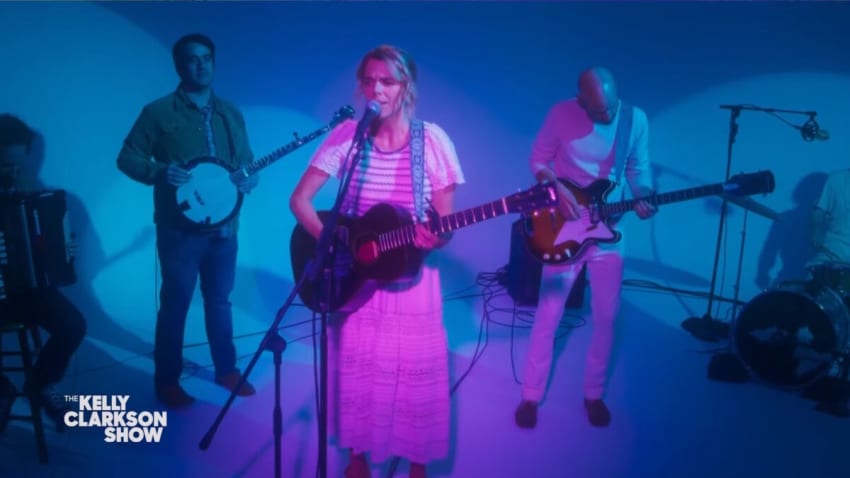 Watch Aoife O'Donovan Perform Stirring 'Someone to Follow' On ‘The Kelly Clarkson Show’