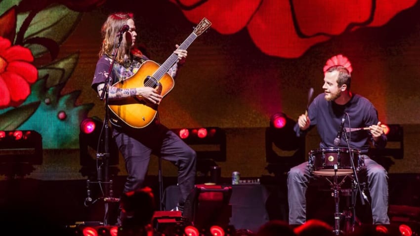 Billy Strings Drums Up Support From Miles Miller & Honors Bluegrass Legend Frank Wakefield At Rupp Arena
