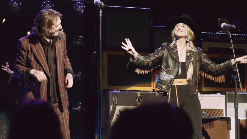 The Black Crowes Bring Out Lainey Wilson At Grand Ole Opry