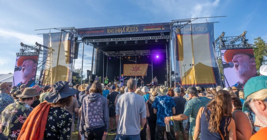 Rhythm & Roots stage crowd