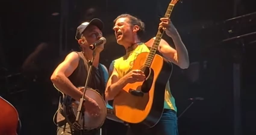 The Avett Brothers New Song Debuts At The Beach