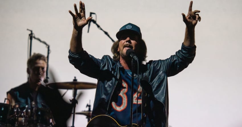 Pearl Jam Eddie Vedder Forum May 2024 Rose 003